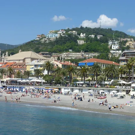 Cipriani 5 Rivieraholiday * Pietra Ligure